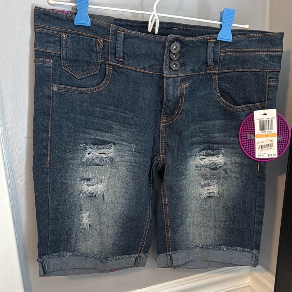 Tinseltown-Distressed Denim Shorts-size 7